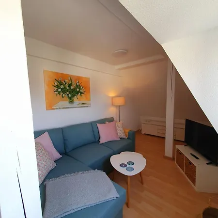 Charmante Maisonnette-dachgeschosswohnung In Zentraler Lage Apartment