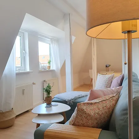 Charmante Maisonnette-dachgeschosswohnung In Zentraler Lage Apartment